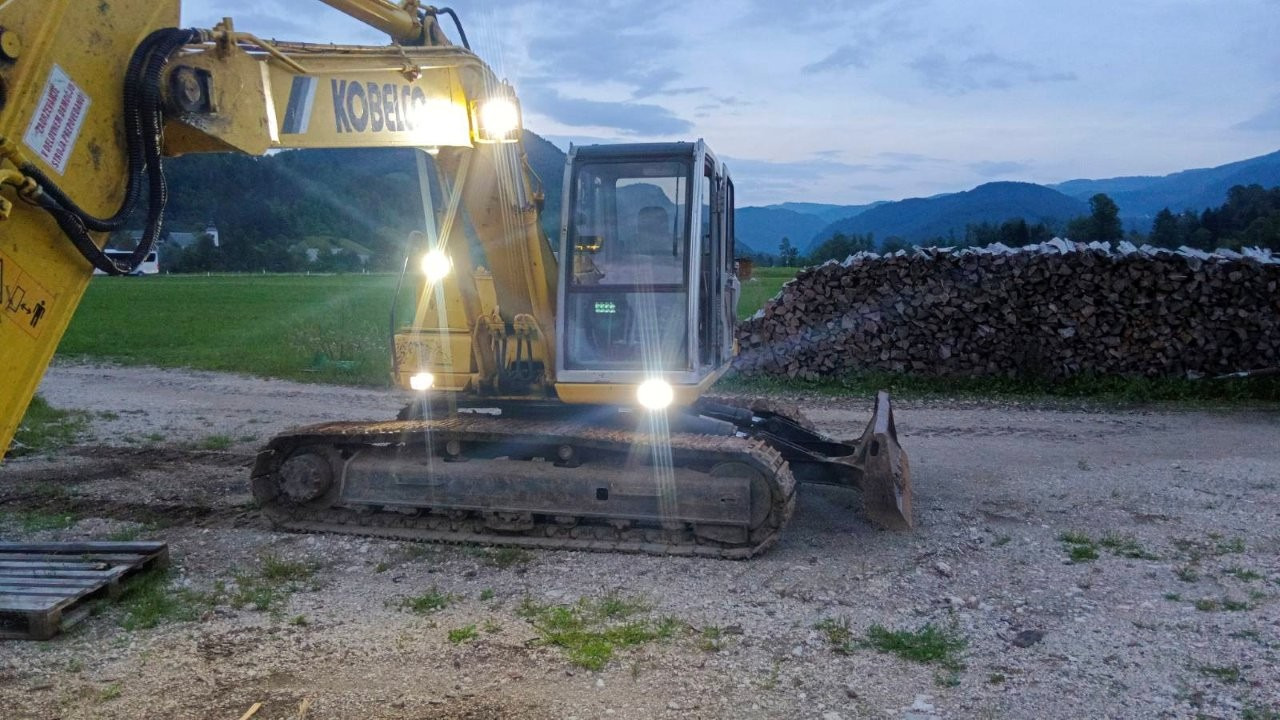 KOBELCO SK 130LC - Excavator pe şenile: Foto 4 KOBELCO SK 130LC - Excavator pe şenile: Foto 4