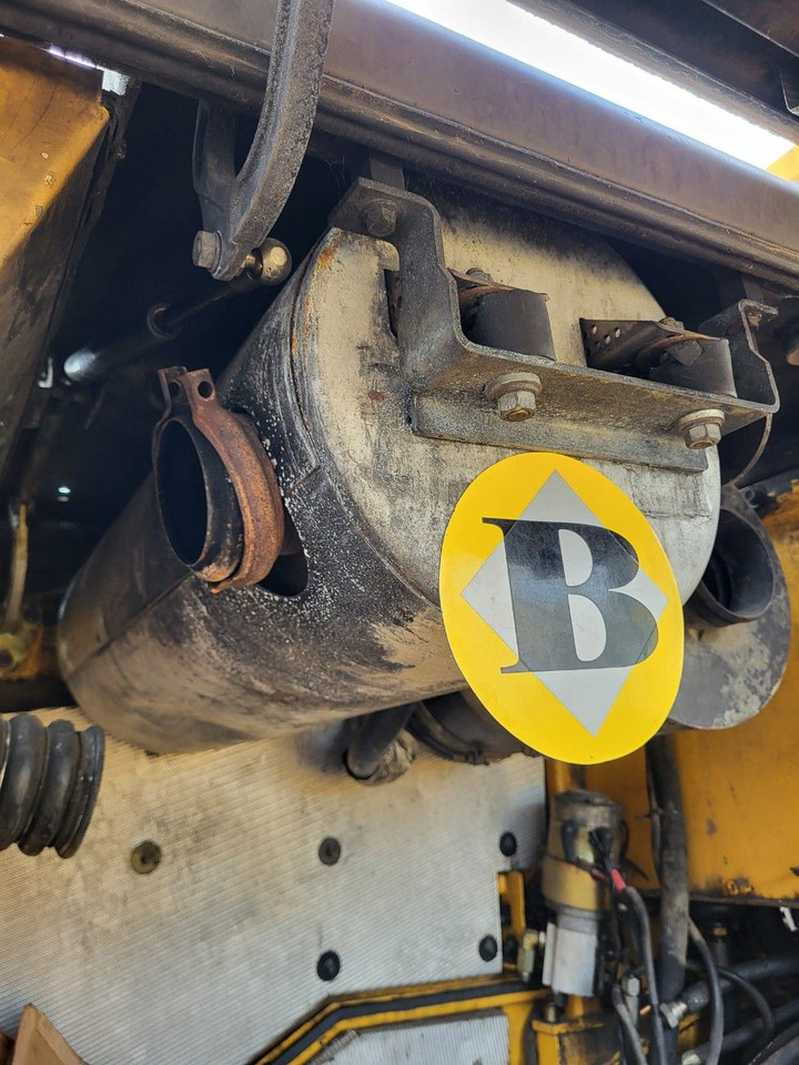 Volvo silencer - Piesă de schimb pentru Încărcător: Foto 1 Volvo silencer - Piesă de schimb pentru Încărcător: Foto 1