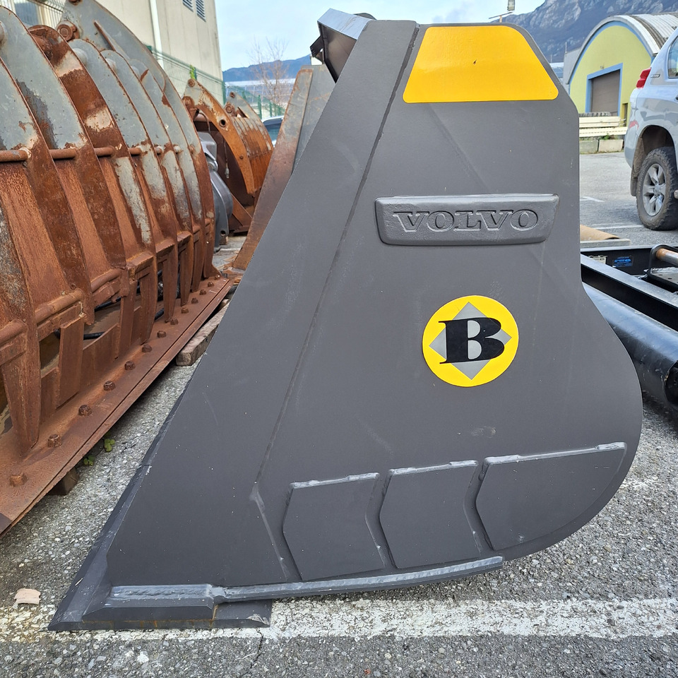 VOLVO 2880 mm for 18-22 ton wheel loaders - Cupă incărcător pentru Utilaje constructii: Foto 2 VOLVO 2880 mm for 18-22 ton wheel loaders - Cupă incărcător pentru Utilaje constructii: Foto 2