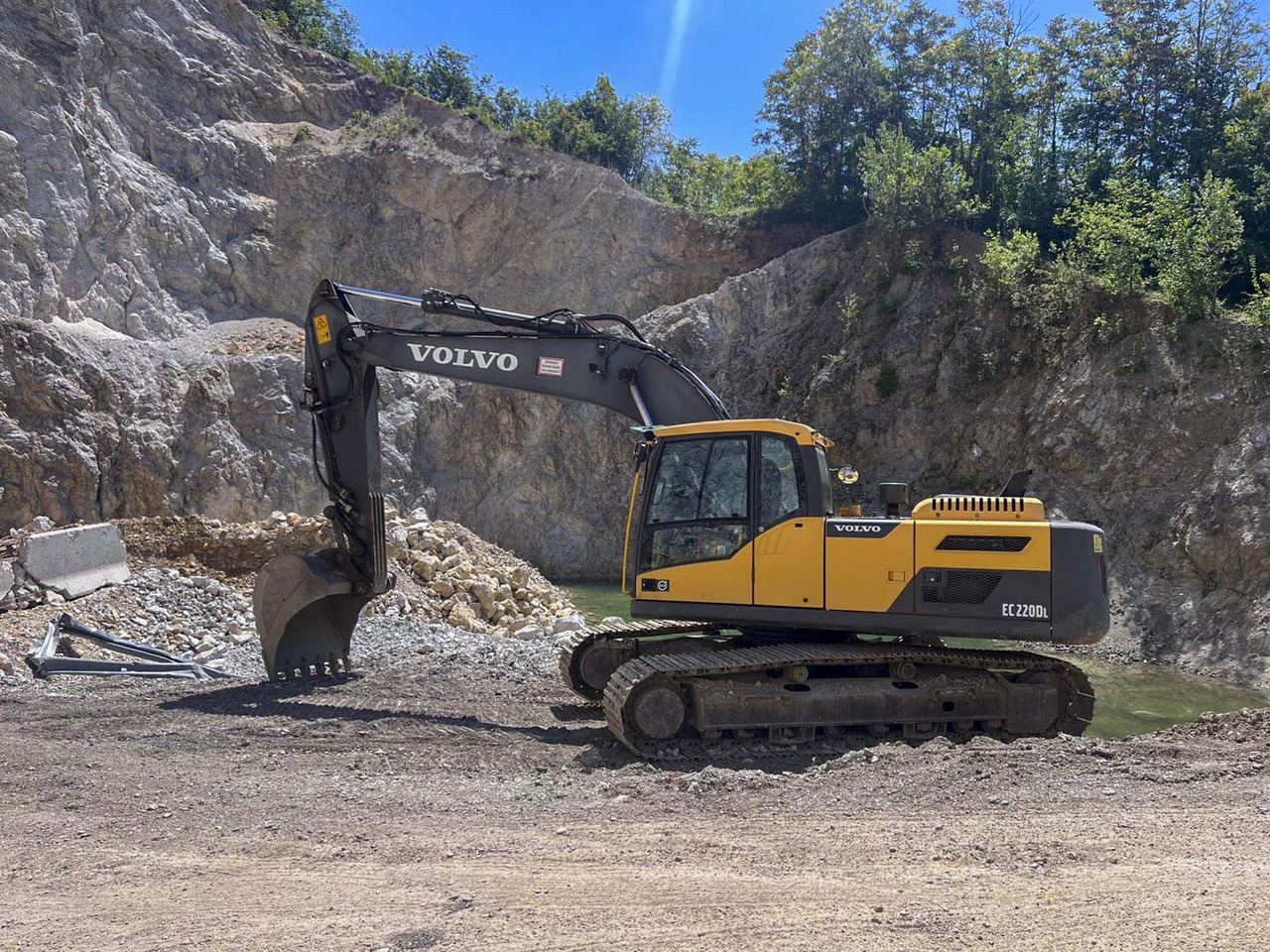 VOLVO EC220D - Excavator pe şenile: Foto 1 VOLVO EC220D - Excavator pe şenile: Foto 1