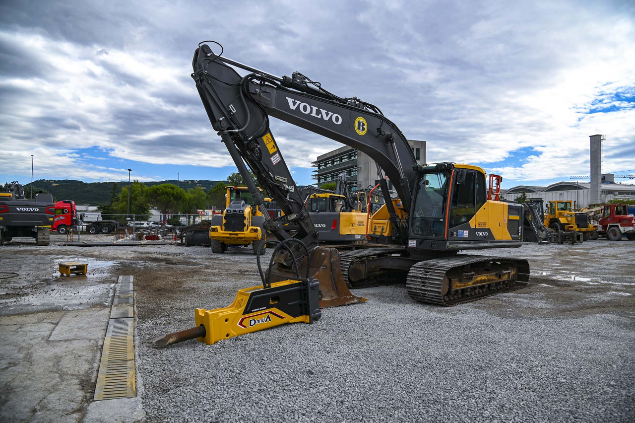 VOLVO EC220EL - Excavator pe şenile: Foto 3 VOLVO EC220EL - Excavator pe şenile: Foto 3