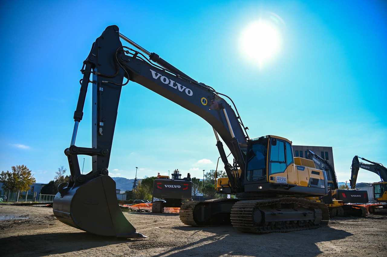 VOLVO EC350DL - Excavator pe şenile: Foto 1 VOLVO EC350DL - Excavator pe şenile: Foto 1