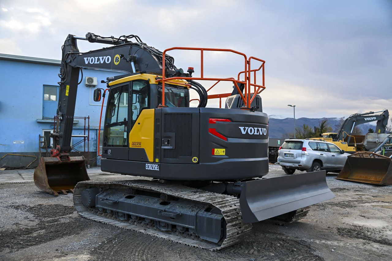 VOLVO ECR235EL - Excavator pe şenile: Foto 4 VOLVO ECR235EL - Excavator pe şenile: Foto 4
