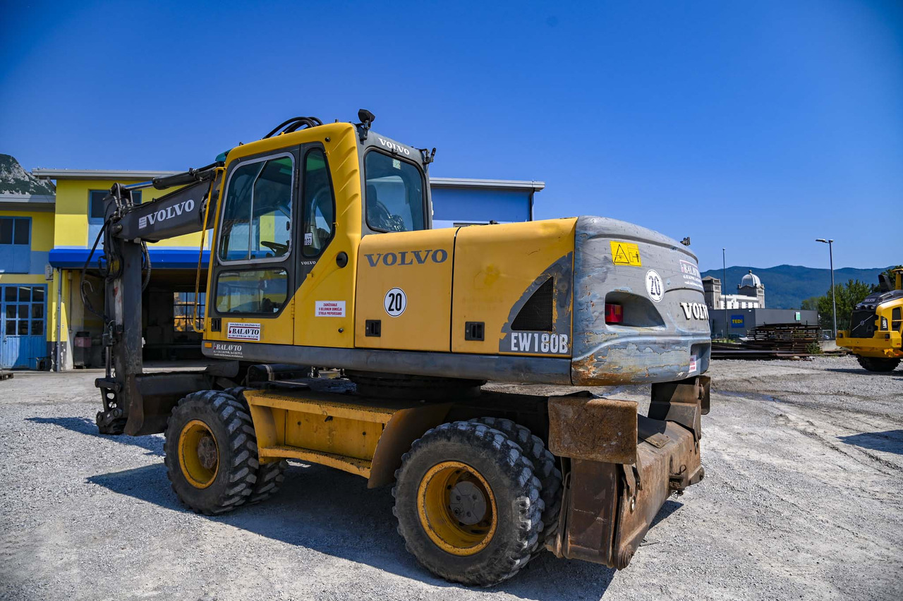 VOLVO EW180B - Excavator pe roţi: Foto 4 VOLVO EW180B - Excavator pe roţi: Foto 4