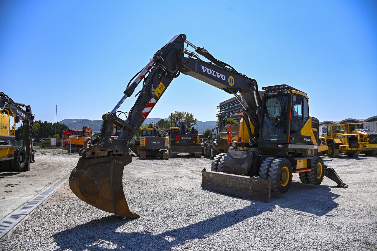 VOLVO EWR150E - Excavator pe roţi: Foto 1 VOLVO EWR150E - Excavator pe roţi: Foto 1
