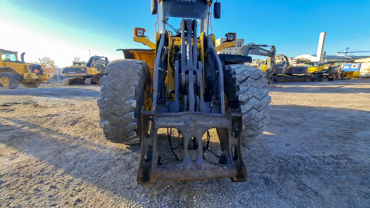 VOLVO L120E - Încărcător frontal pe pneuri: Foto 2 VOLVO L120E - Încărcător frontal pe pneuri: Foto 2