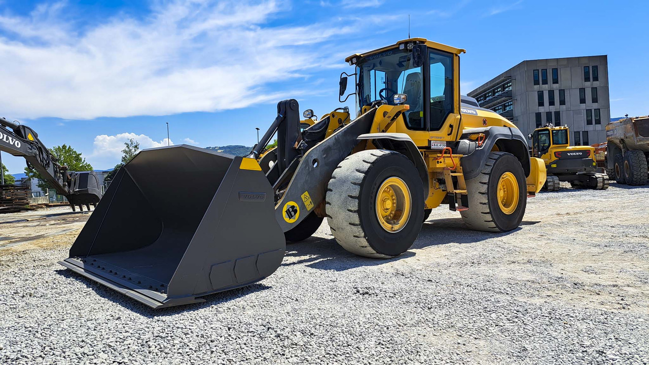 VOLVO L120H - Încărcător frontal pe pneuri: Foto 1 VOLVO L120H - Încărcător frontal pe pneuri: Foto 1