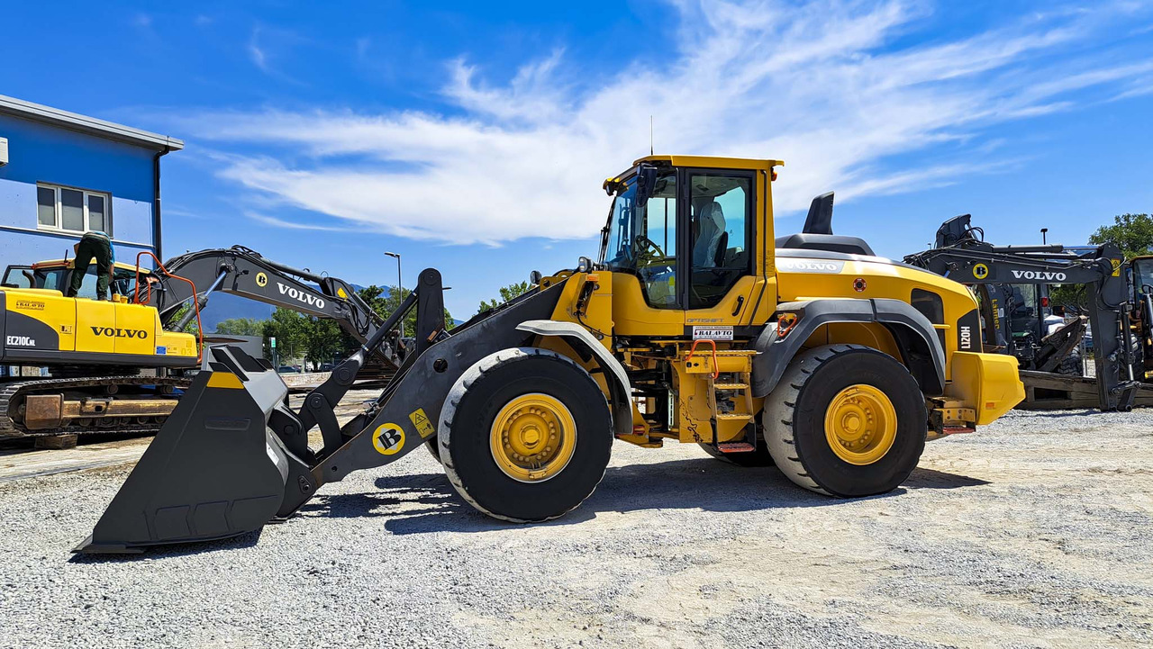 VOLVO L120H - Încărcător frontal pe pneuri: Foto 3 VOLVO L120H - Încărcător frontal pe pneuri: Foto 3
