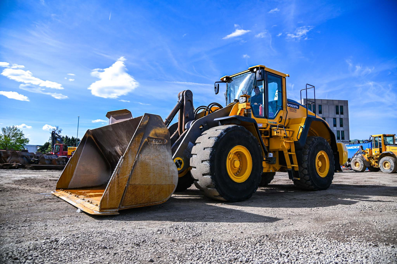 VOLVO L180H - Încărcător frontal pe pneuri: Foto 1 VOLVO L180H - Încărcător frontal pe pneuri: Foto 1