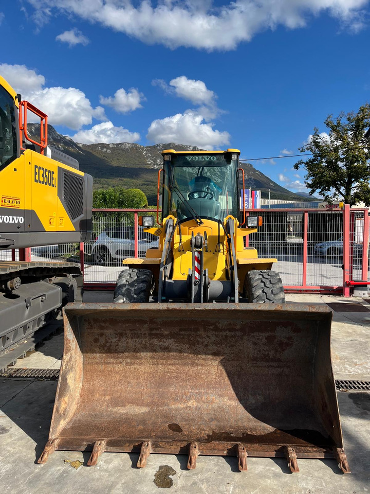 VOLVO L35B - Încărcător frontal pe pneuri: Foto 1 VOLVO L35B - Încărcător frontal pe pneuri: Foto 1