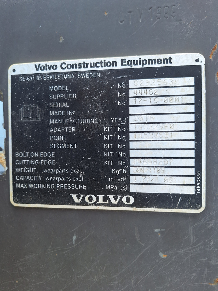 VOLVO digging bucket 1100 mm - Cupă excavator: Foto 2 VOLVO digging bucket 1100 mm - Cupă excavator: Foto 2