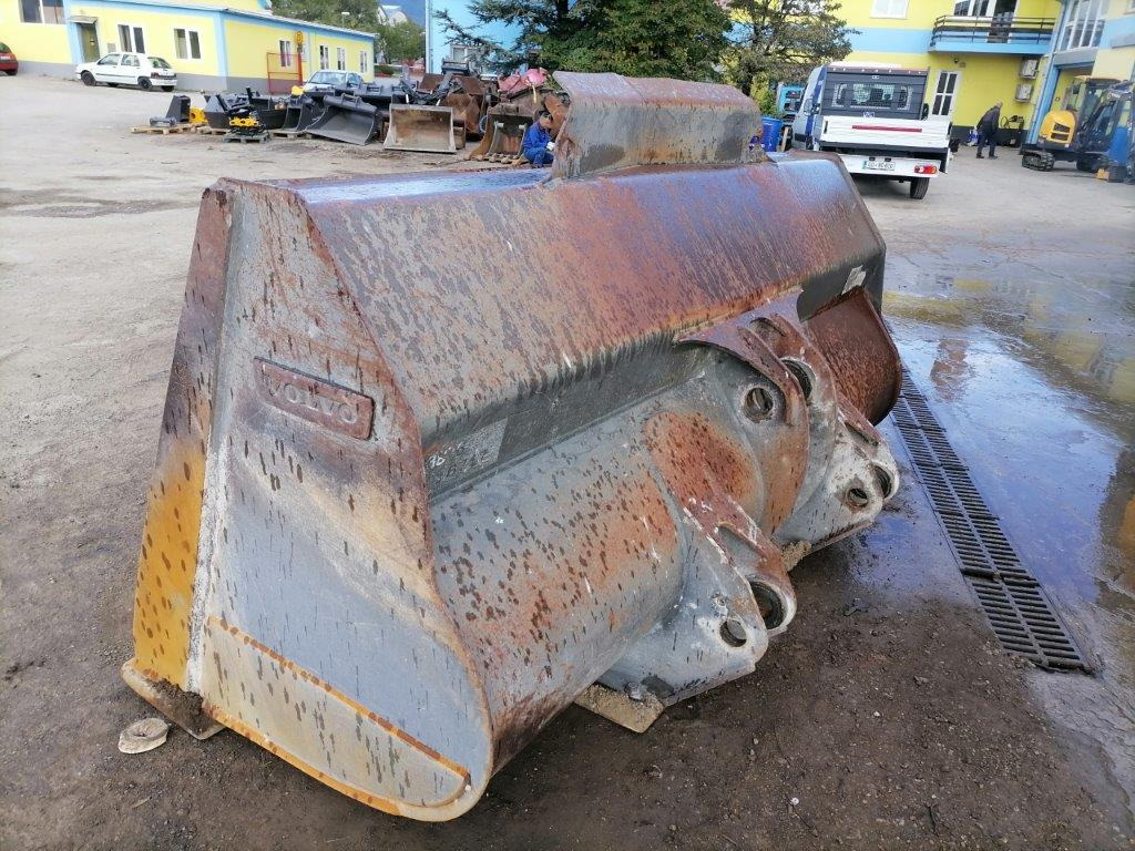 VOLVO loader bucket 2800 mm - Cupă incărcător pentru Încărcător frontal pe pneuri: Foto 5 VOLVO loader bucket 2800 mm - Cupă incărcător pentru Încărcător frontal pe pneuri: Foto 5