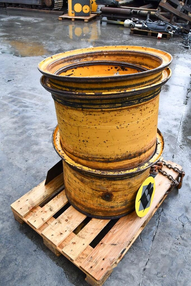 Volvo 4400, 6300, L90, L90B, L70 - Jantă: Foto 3 Volvo 4400, 6300, L90, L90B, L70 - Jantă: Foto 3