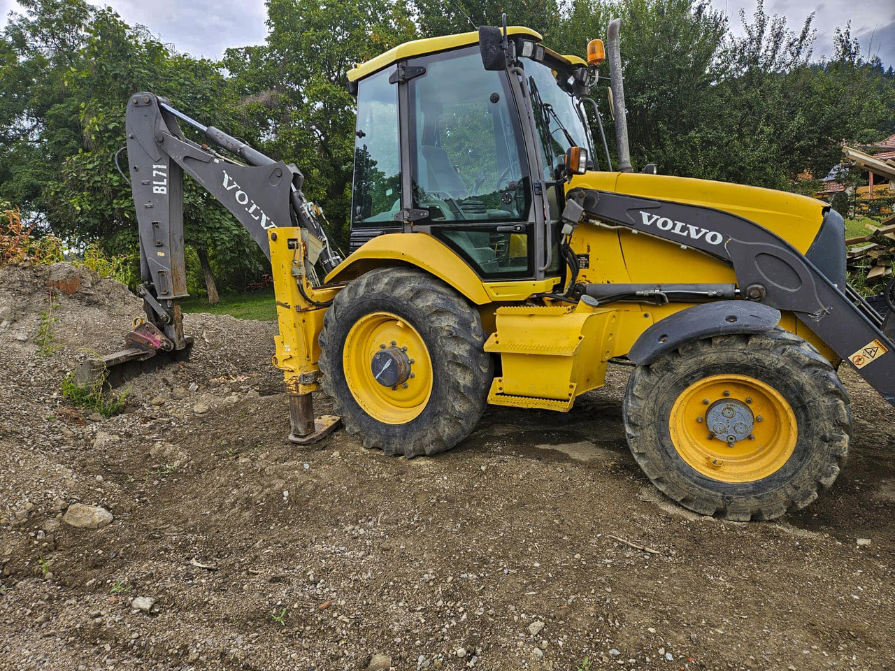 Volvo BL71 - Buldoexcavator: Foto 4 Volvo BL71 - Buldoexcavator: Foto 4