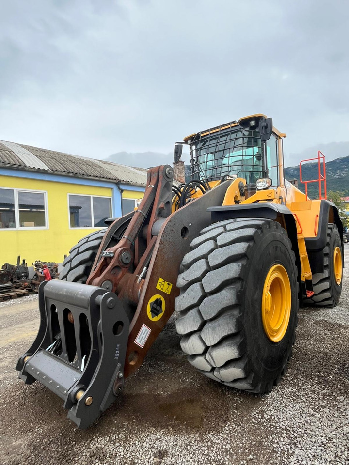 Volvo L220H - Încărcător frontal pe pneuri: Foto 2 Volvo L220H - Încărcător frontal pe pneuri: Foto 2