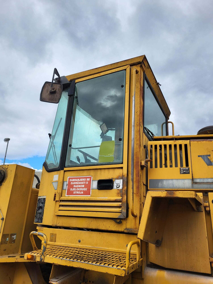 Volvo cabin - Cabină pentru Încărcător: Foto 1 Volvo cabin - Cabină pentru Încărcător: Foto 1