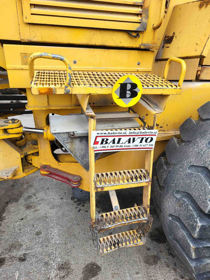 Volvo steps - Scară pentru Încărcător: Foto 2 Volvo steps - Scară pentru Încărcător: Foto 2