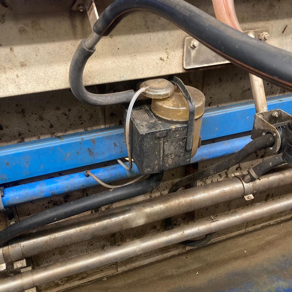 DeLaval Fischgrätenmelkstand Doppel 10er - Echipamente pentru muls: Foto 3 DeLaval Fischgrätenmelkstand Doppel 10er - Echipamente pentru muls: Foto 3