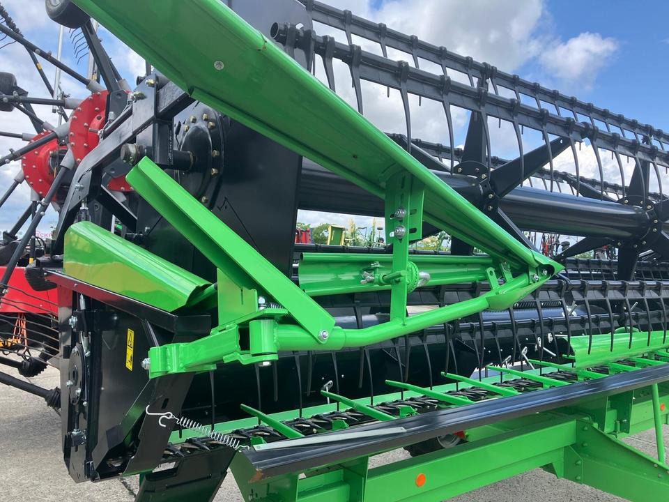 Deutz Fahr Schneidwerk DH540A inkl Schneidwerkwagen Mähdrescher - Heder: Foto 2 Deutz Fahr Schneidwerk DH540A inkl Schneidwerkwagen Mähdrescher - Heder: Foto 2