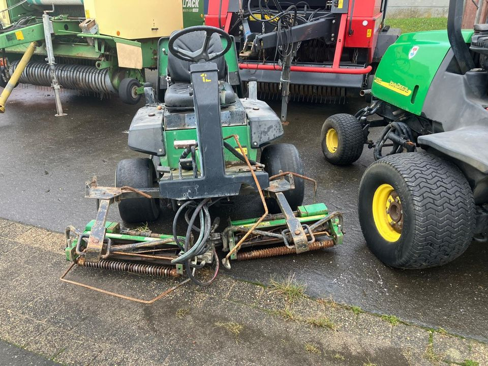 John Deere Spindelmäher, Großflächenmäher 2243, 2500A, 3235C - Maşină de tuns iarba: Foto 4 John Deere Spindelmäher, Großflächenmäher 2243, 2500A, 3235C - Maşină de tuns iarba: Foto 4