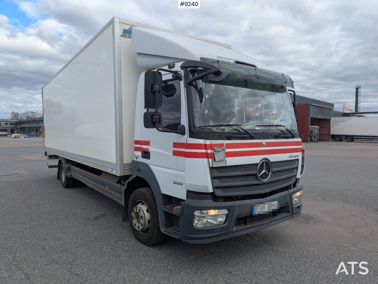 Box Truck Mercedes-Benz Atego with tail lift (SEE VIDEO) - Camion furgon: Foto 2 Box Truck Mercedes-Benz Atego with tail lift (SEE VIDEO) - Camion furgon: Foto 2
