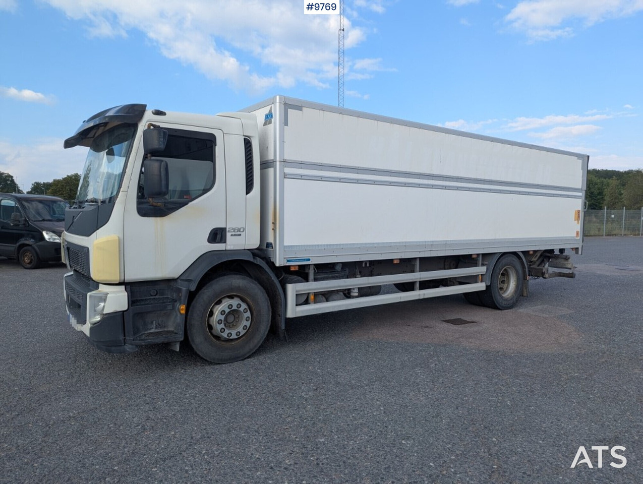 Box Truck Volvo FE 4X2 with tail lift, height adjustable box - Camion furgon: Foto 1 Box Truck Volvo FE 4X2 with tail lift, height adjustable box - Camion furgon: Foto 1