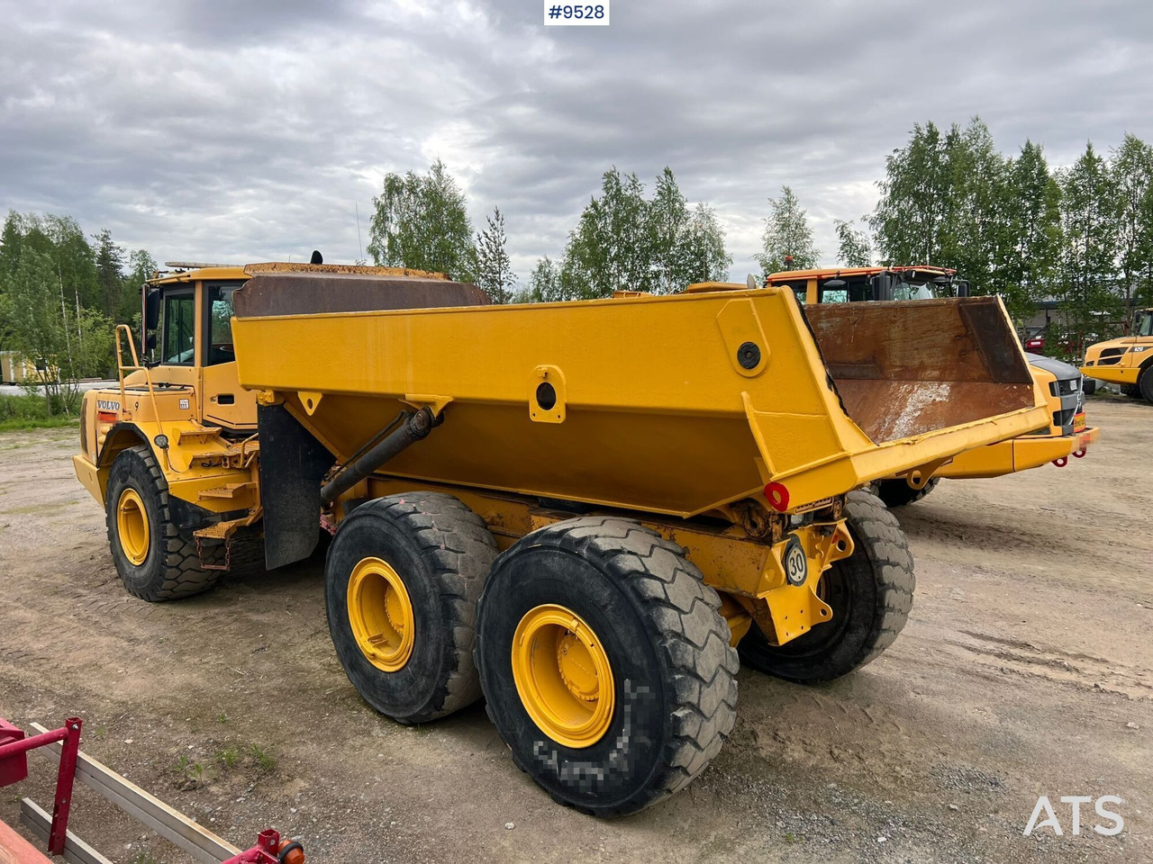 Dumper Volvo A25D 6X6 (SEE VIDEO) - Camion articulat: Foto 3 Dumper Volvo A25D 6X6 (SEE VIDEO) - Camion articulat: Foto 3