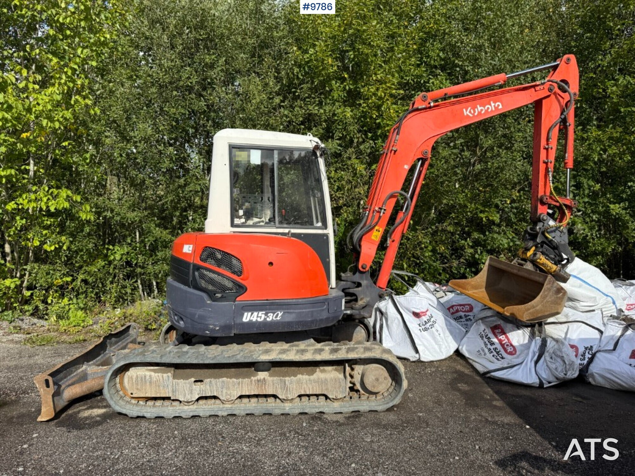 Kubota U45-3a crawler excavator with tiltrotator and buckets - Mini excavator: Foto 1 Kubota U45-3a crawler excavator with tiltrotator and buckets - Mini excavator: Foto 1