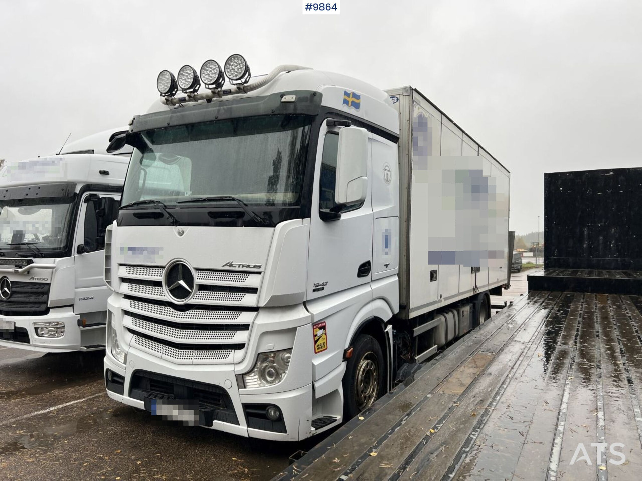 MERCEDES-BENZ ACTROS 963-0-A Box truck with tail lift - Camion furgon: Foto 1 MERCEDES-BENZ ACTROS 963-0-A Box truck with tail lift - Camion furgon: Foto 1