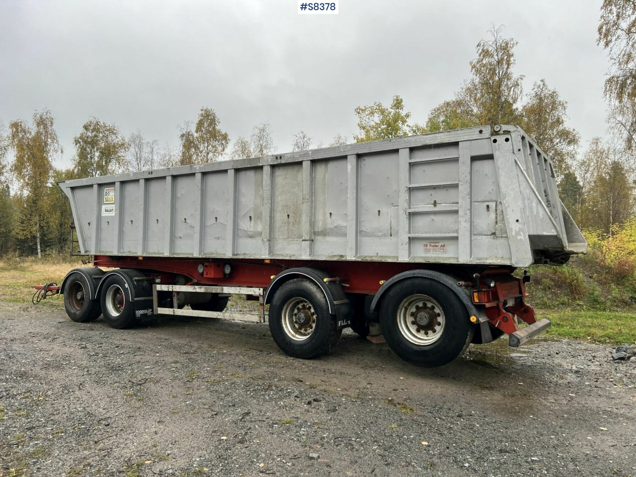 Tipper trailer, Fruehauf TP-87 with dump body Benalu - Remorcă basculantă: Foto 3 Tipper trailer, Fruehauf TP-87 with dump body Benalu - Remorcă basculantă: Foto 3