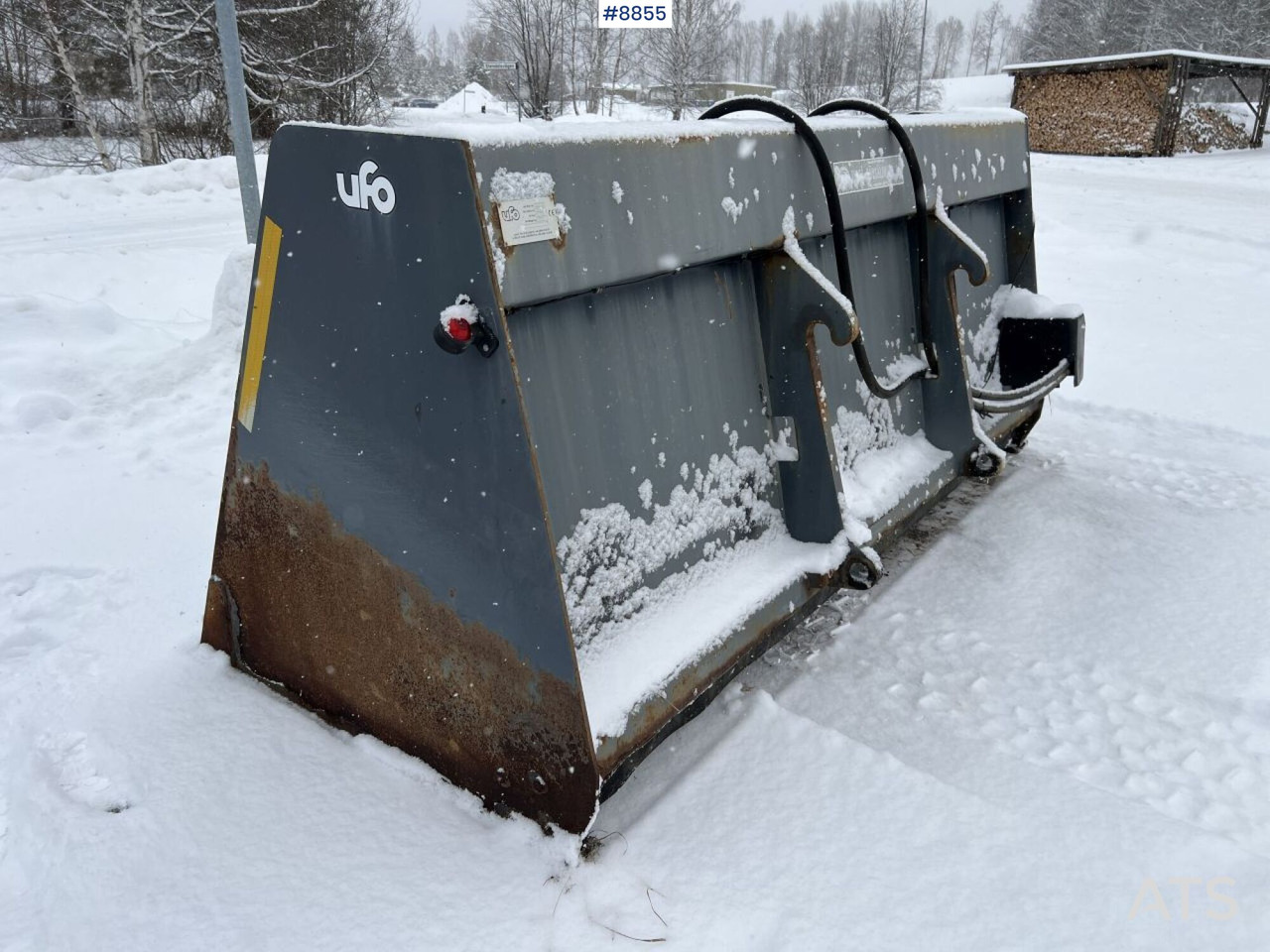 UFO Sand spreader bucket 3.5 cubic meters - Echipamente de constructii: Foto 3 UFO Sand spreader bucket 3.5 cubic meters - Echipamente de constructii: Foto 3