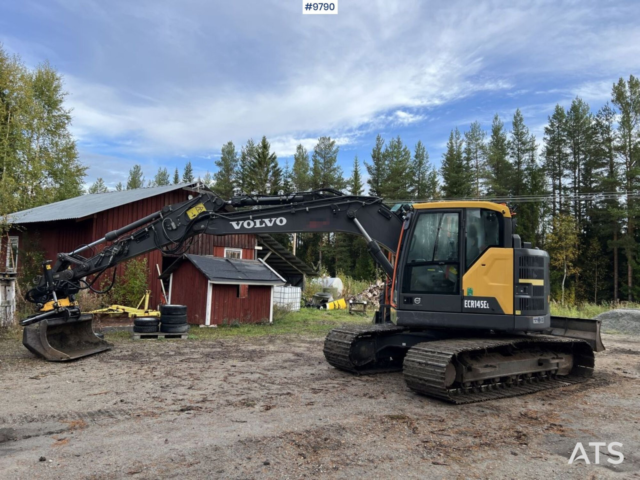 VOLVO ECR145 EL Excavator with attachments - Excavator pe şenile: Foto 1 VOLVO ECR145 EL Excavator with attachments - Excavator pe şenile: Foto 1