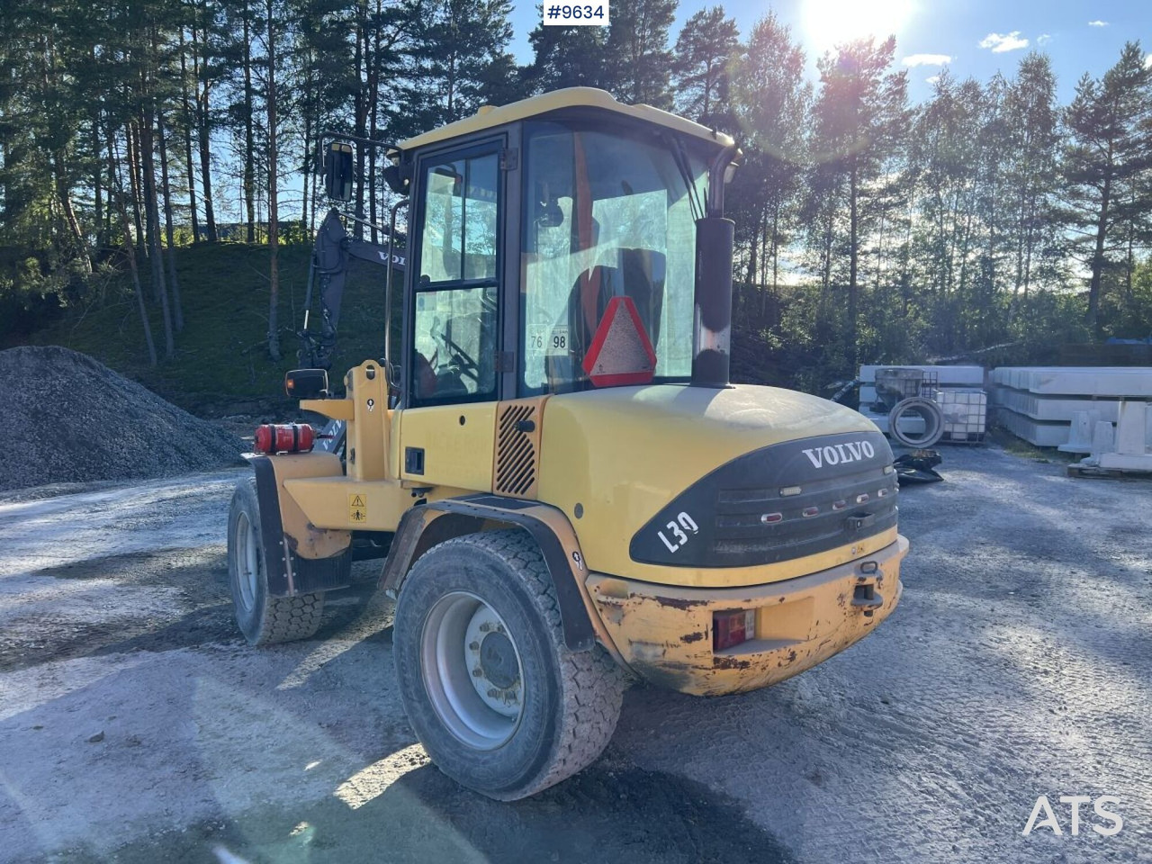 Volvo L30Z Wheel loader with multiple attachments - Încărcător frontal pe pneuri: Foto 4 Volvo L30Z Wheel loader with multiple attachments - Încărcător frontal pe pneuri: Foto 4