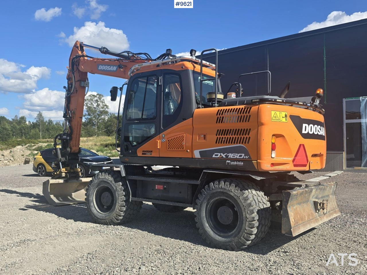 Wheeled Excavator Doosan DX160W with attachment and trailer - Excavator pe roţi: Foto 3 Wheeled Excavator Doosan DX160W with attachment and trailer - Excavator pe roţi: Foto 3
