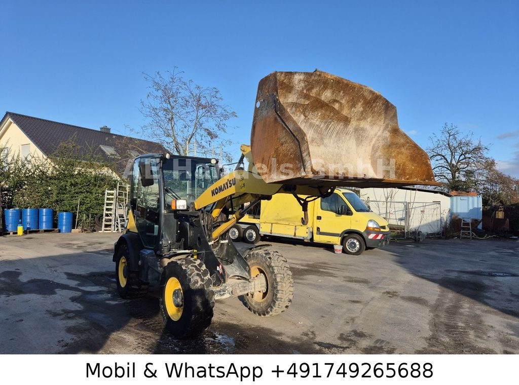 Komatsu WA70-7 *Schaufel-1,5m³/Gabel/Schnellwechsler Komatsu WA70-7 *Schaufel-1,5m³/Gabel/Schnellwechsler - Încărcător frontal pe pneuri: Foto 2 Komatsu WA70-7 *Schaufel-1,5m³/Gabel/Schnellwechsler Komatsu WA70-7 *Schaufel-1,5m³/Gabel/Schnellwechsler - Încărcător frontal pe pneuri: Foto 2