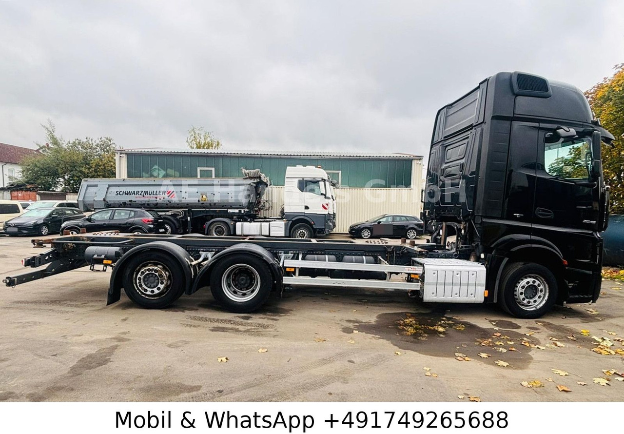 Mercedes-Benz Actros 2542 GigaSpace LL BDF*Retarder/Multi/Lift - Camion transport containere/ Swap body: Foto 2 Mercedes-Benz Actros 2542 GigaSpace LL BDF*Retarder/Multi/Lift - Camion transport containere/ Swap body: Foto 2