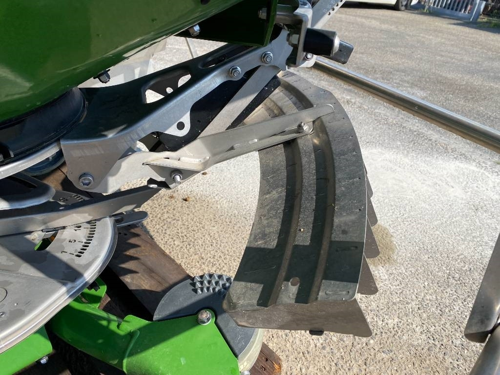 Imprastietor îngrăşăminte Amazone ZA-V 4200 ProfisTronic / IsoBus: Foto 40