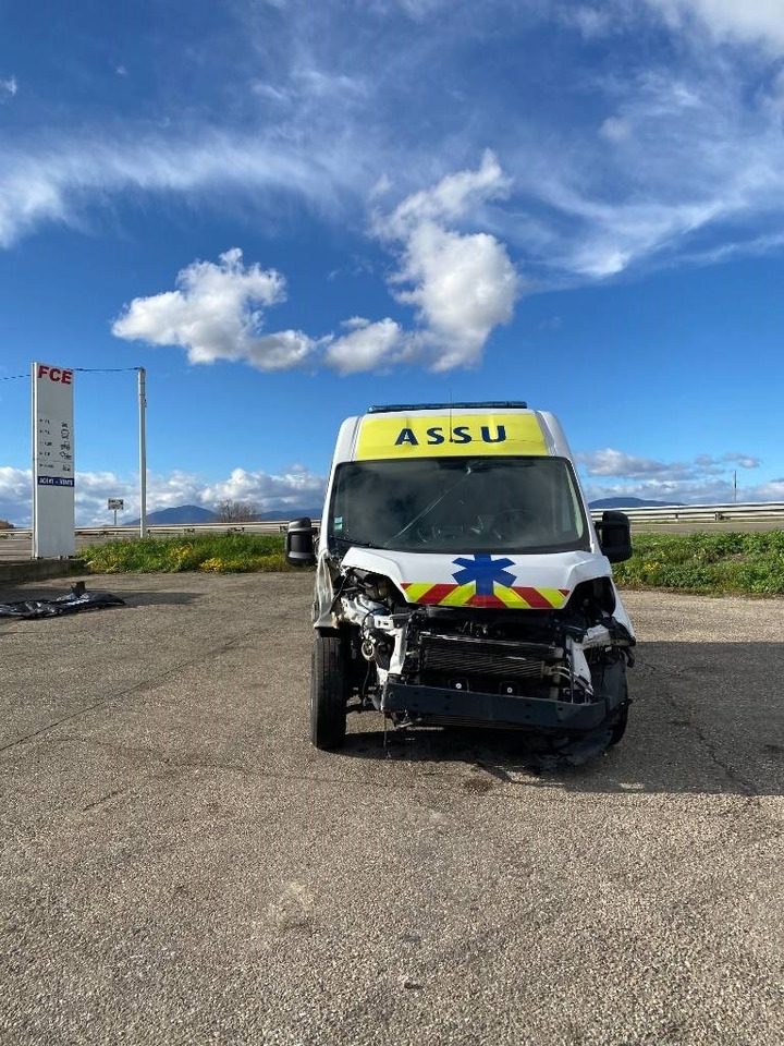 Fiat LES DAUPHINS/DUCATO TORINO 2.3M-Jet 160 endommagée - Autoutilitară box: Foto 2 Fiat LES DAUPHINS/DUCATO TORINO 2.3M-Jet 160 endommagée - Autoutilitară box: Foto 2