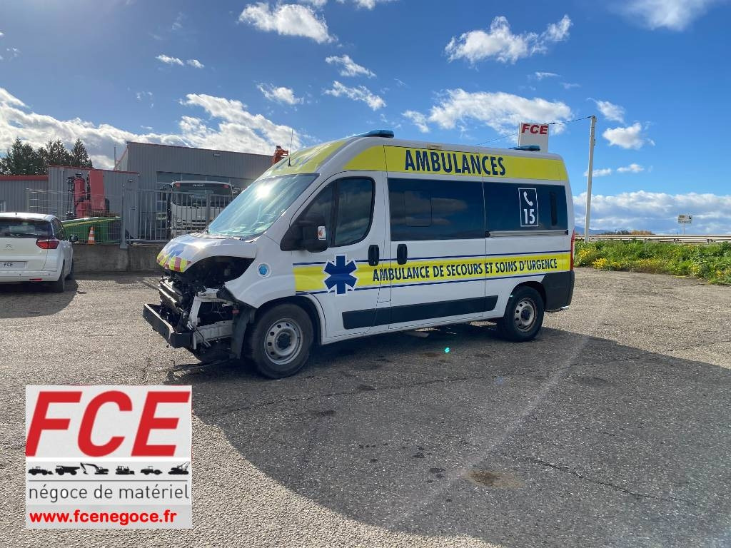 Fiat LES DAUPHINS/DUCATO TORINO 2.3M-Jet 160 endommagée - Ambulanță: Foto 1 Fiat LES DAUPHINS/DUCATO TORINO 2.3M-Jet 160 endommagée - Ambulanță: Foto 1