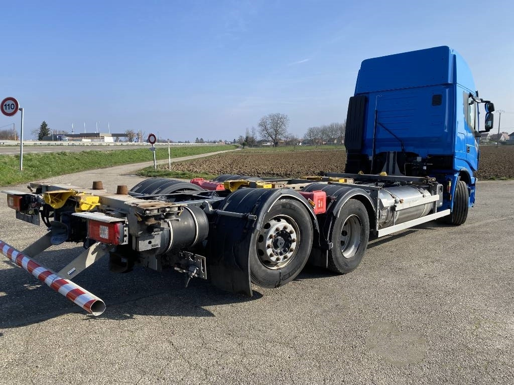 Iveco STRALIS 460NP LNG RETARDER - Camion şasiu: Foto 4 Iveco STRALIS 460NP LNG RETARDER - Camion şasiu: Foto 4
