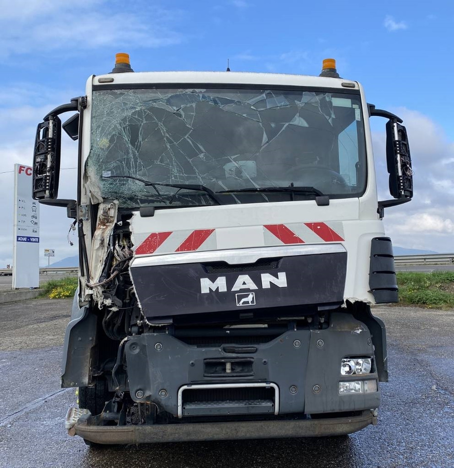 MAN TGS 26.360-6x2 FAUN VR5Z/ZÖLLER endommagé - Autogunoiere: Foto 3 MAN TGS 26.360-6x2 FAUN VR5Z/ZÖLLER endommagé - Autogunoiere: Foto 3