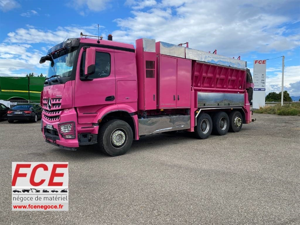 Mercedes-Benz ACTROS 3251/RSP ESE6-RD8000 endommagée - Maşină pentru vidanjări: Foto 1 Mercedes-Benz ACTROS 3251/RSP ESE6-RD8000 endommagée - Maşină pentru vidanjări: Foto 1