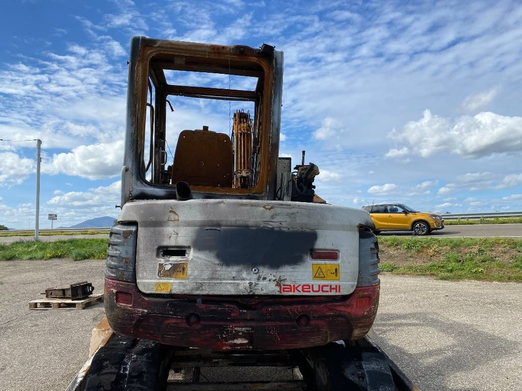 Takeuchi TB 250 + Brise roche et Godets endommagée - Mini excavator: Foto 2 Takeuchi TB 250 + Brise roche et Godets endommagée - Mini excavator: Foto 2