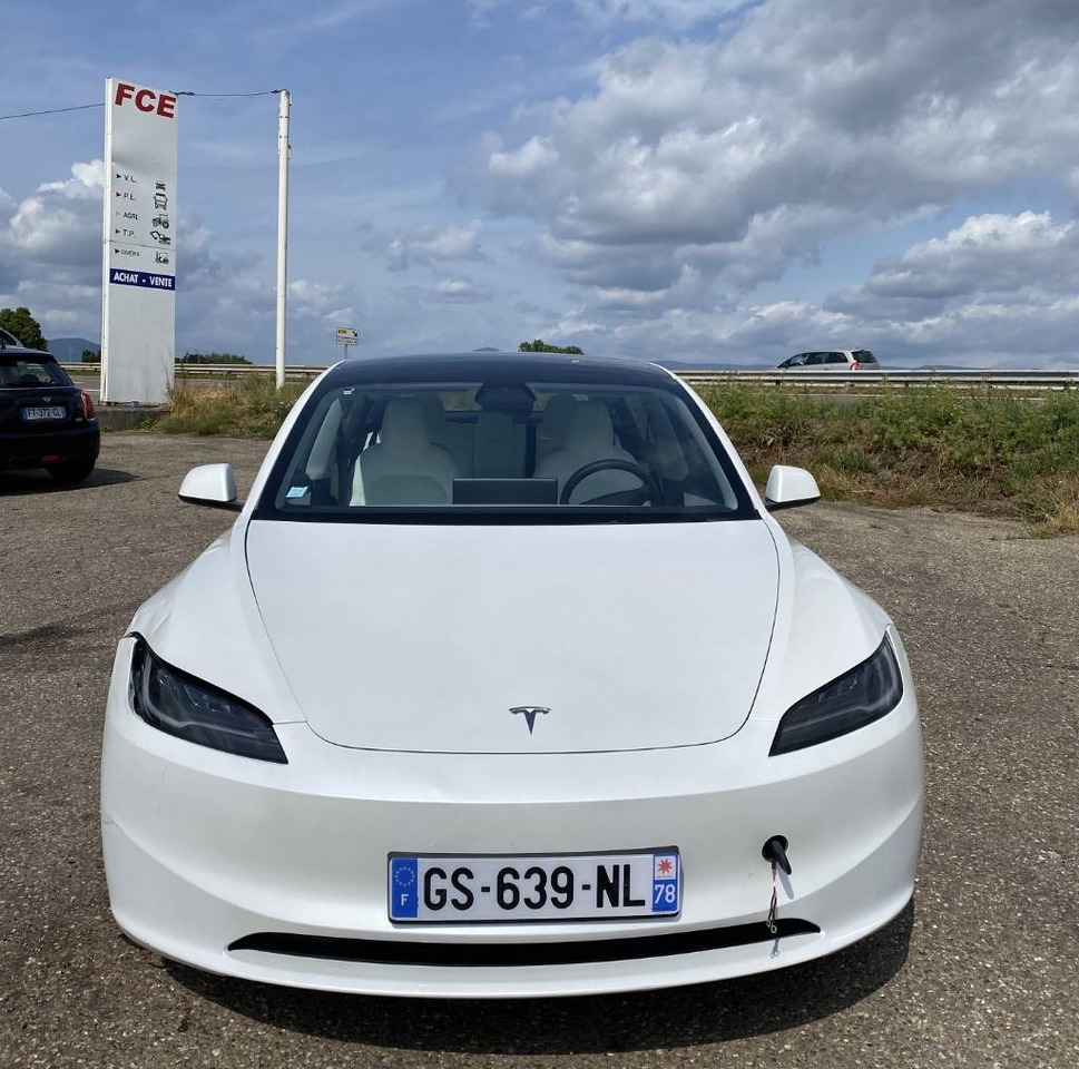 Tesla MODEL 3 5YJ3 Carte Grise Française endommagée - Automobil: Foto 2 Tesla MODEL 3 5YJ3 Carte Grise Française endommagée - Automobil: Foto 2