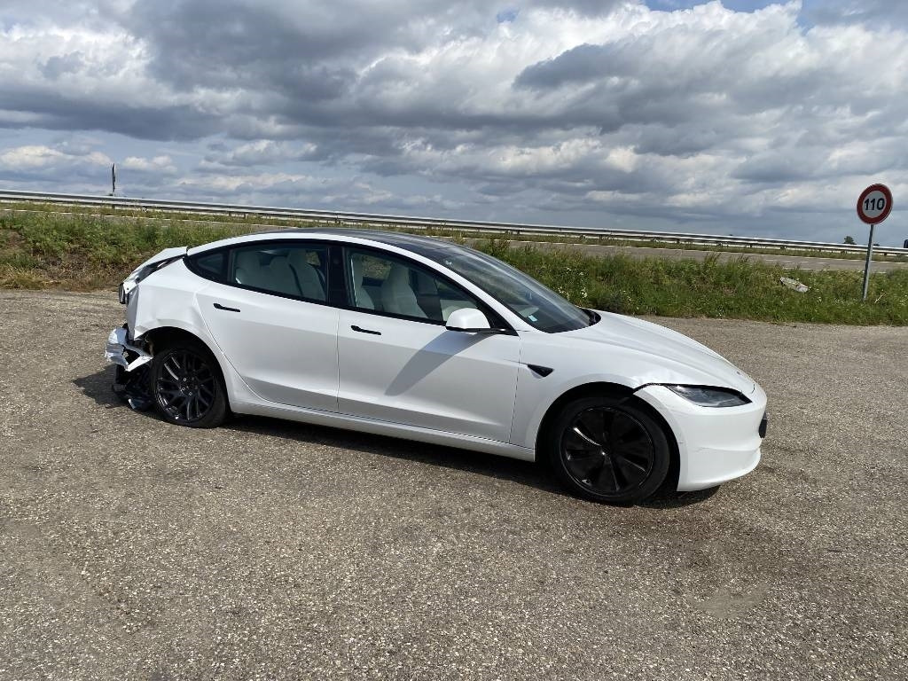 Tesla MODEL 3 5YJ3 Carte Grise Française endommagée - Automobil: Foto 3 Tesla MODEL 3 5YJ3 Carte Grise Française endommagée - Automobil: Foto 3