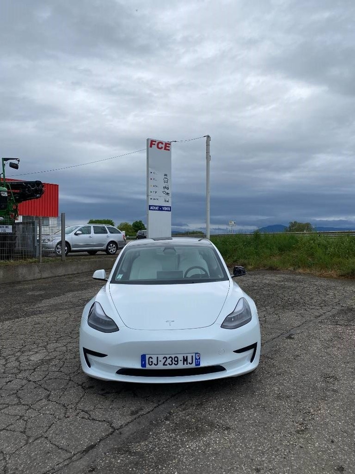 Tesla MODEL 3 5YJ3 - Rwd-Carte Grise Française endommagé - Automobil: Foto 2 Tesla MODEL 3 5YJ3 - Rwd-Carte Grise Française endommagé - Automobil: Foto 2