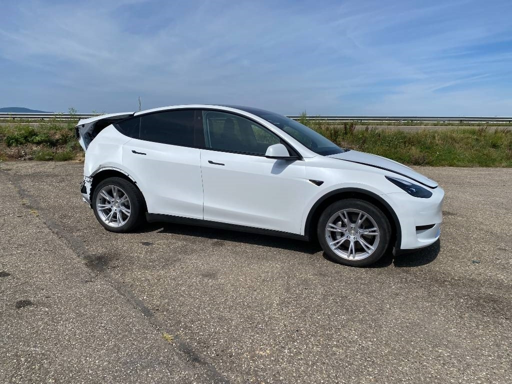 Tesla Model Y RWD / Origine Française endommagée - Automobil: Foto 3 Tesla Model Y RWD / Origine Française endommagée - Automobil: Foto 3