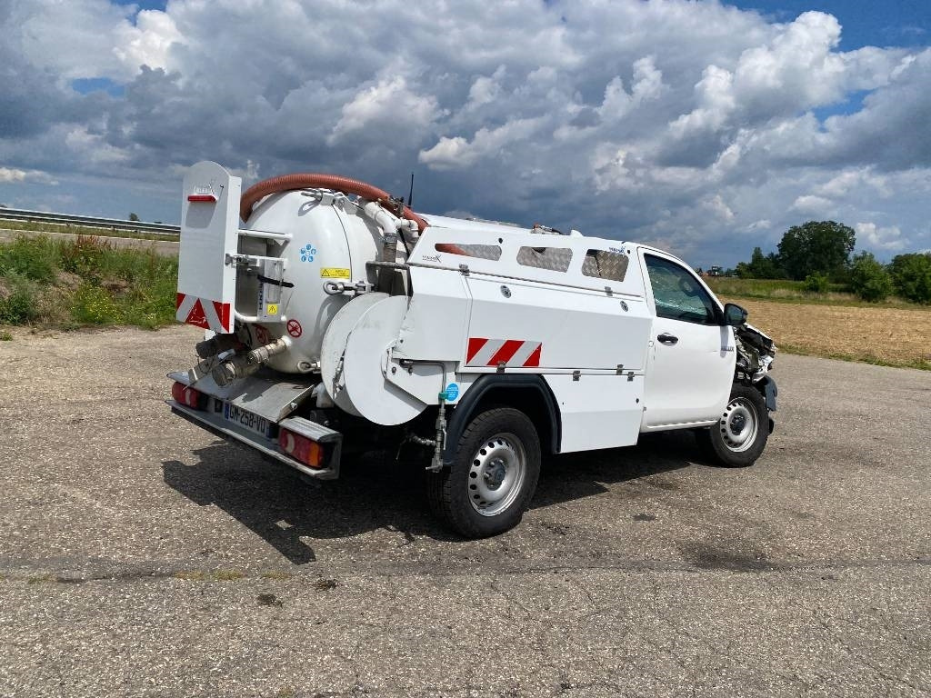 Toyota HILUX 2.4 D4D /MINIMAX COMBINE LONGWAY endommagé - Maşină pentru vidanjări: Foto 4 Toyota HILUX 2.4 D4D /MINIMAX COMBINE LONGWAY endommagé - Maşină pentru vidanjări: Foto 4