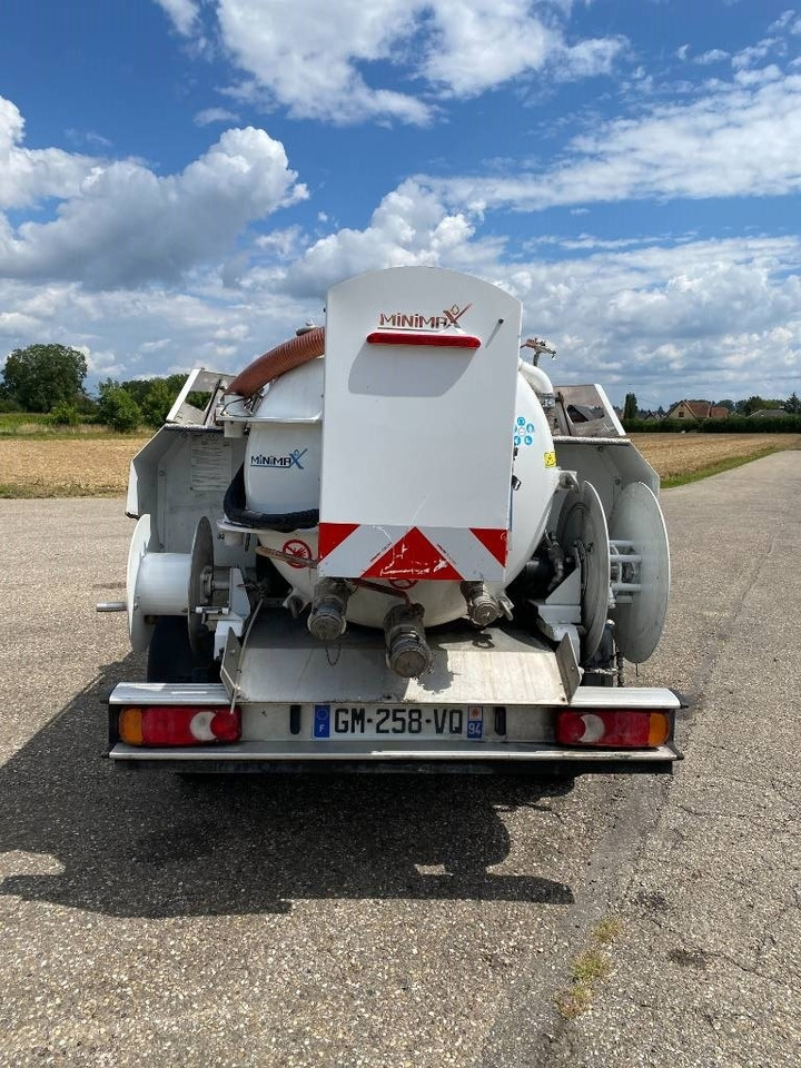 Toyota HILUX 2.4 D4D /MINIMAX COMBINE LONGWAY endommagé - Maşină pentru vidanjări: Foto 5 Toyota HILUX 2.4 D4D /MINIMAX COMBINE LONGWAY endommagé - Maşină pentru vidanjări: Foto 5