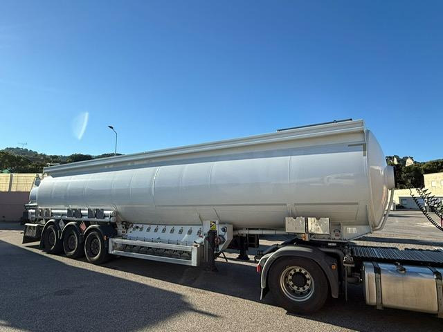 Magyar CITERNE CARBURANT 41000 LITRES 39 T - Semiremorcă cisternă: Foto 1 Magyar CITERNE CARBURANT 41000 LITRES 39 T - Semiremorcă cisternă: Foto 1